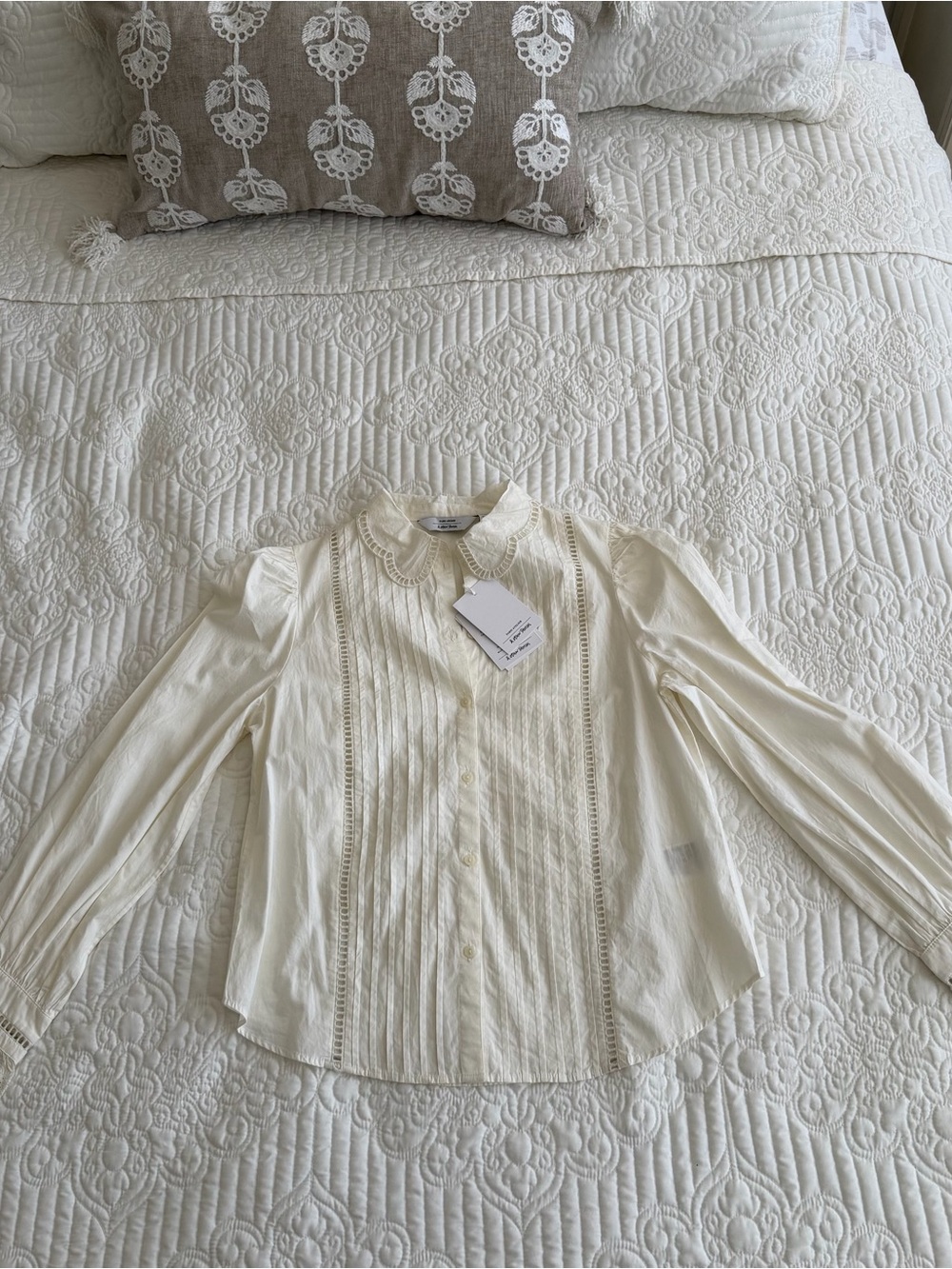 & Other Stories Cream Lace Scallop Collar Pin Tuck Blouse NWT Size 4